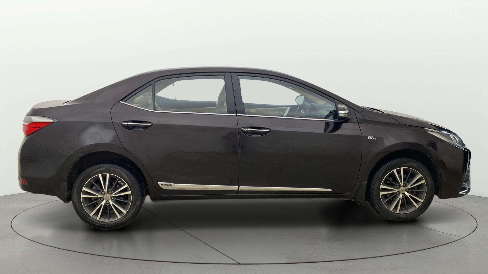 View 2017 Toyota Corolla Altis 1.8 VL AT Image 8 Used 2017 Toyota Corolla Altis 1.8 VL AT Image 8