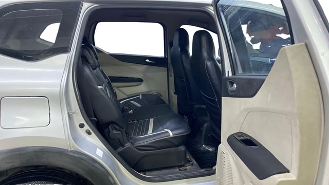 View Renault Triber Image 36 Used Renault Triber Image 36