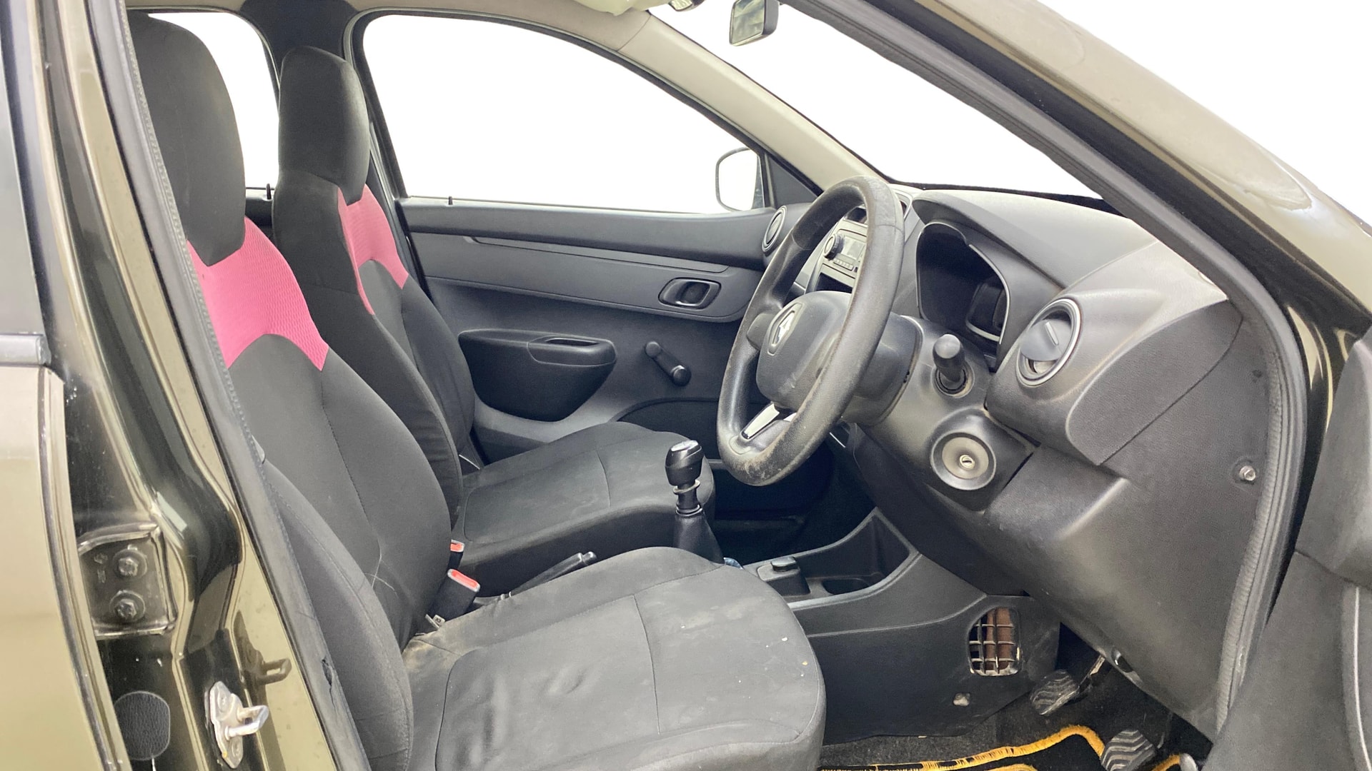 View 2017 Renault Kwid RXL Image 25 Used 2017 Renault Kwid RXL Image 25