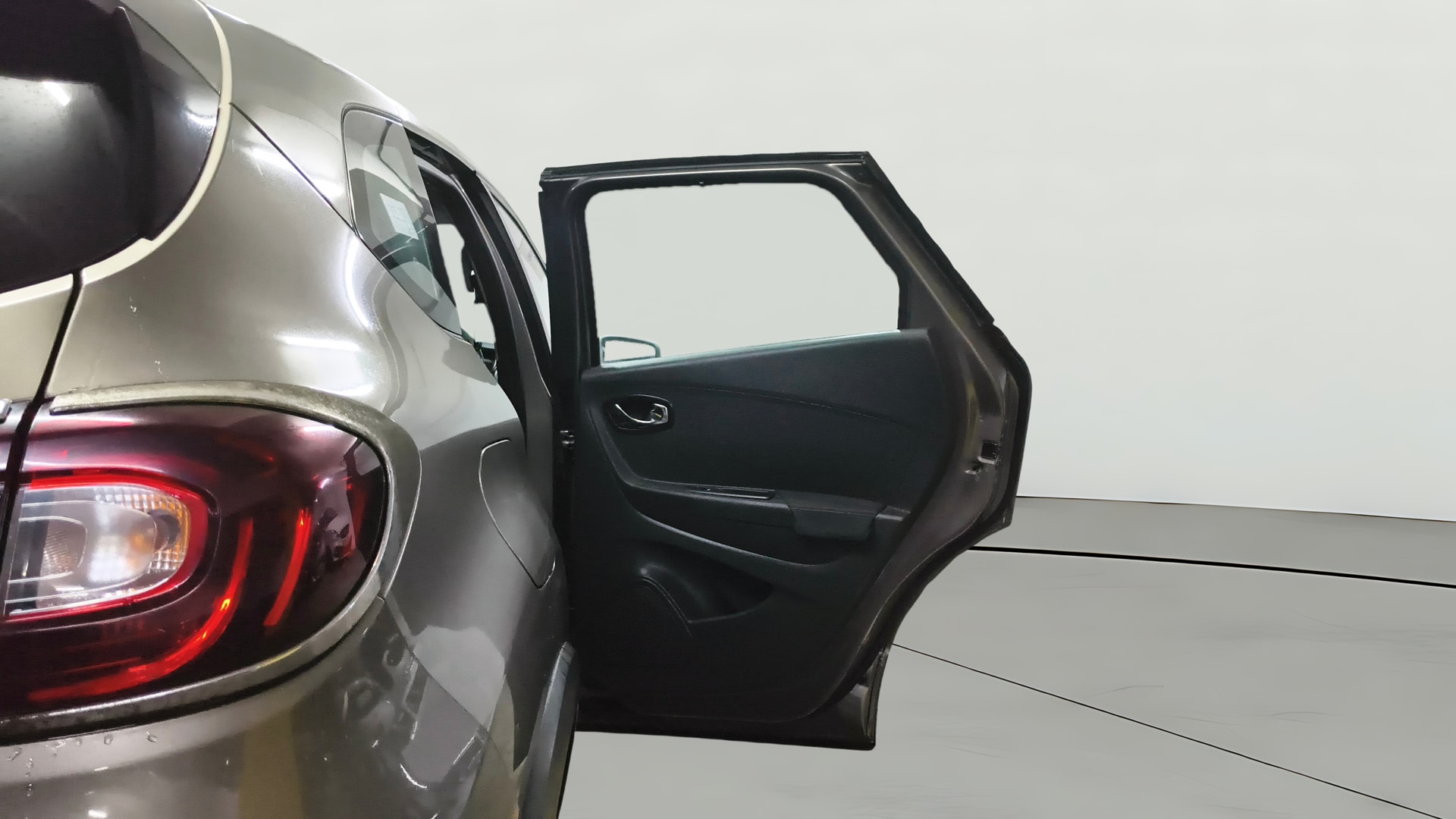 View 2018 Renault Captur RXT Mono Diesel Image 7 Used 2018 Renault Captur RXT Mono Diesel Image 7