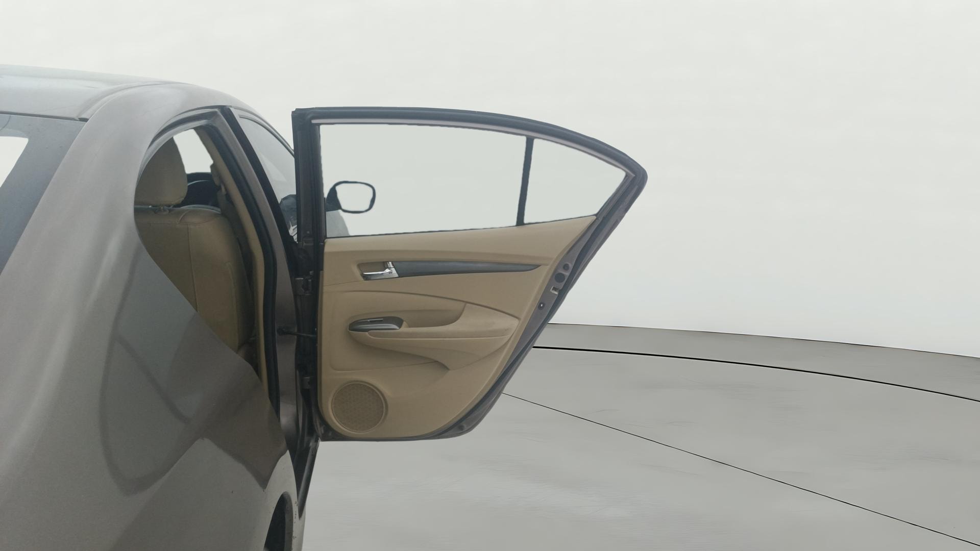 View 2013 Honda City ZX MT Diesel Anniversary Edition Image 6 Used 2013 Honda City ZX MT Diesel Anniversary Edition Image 6