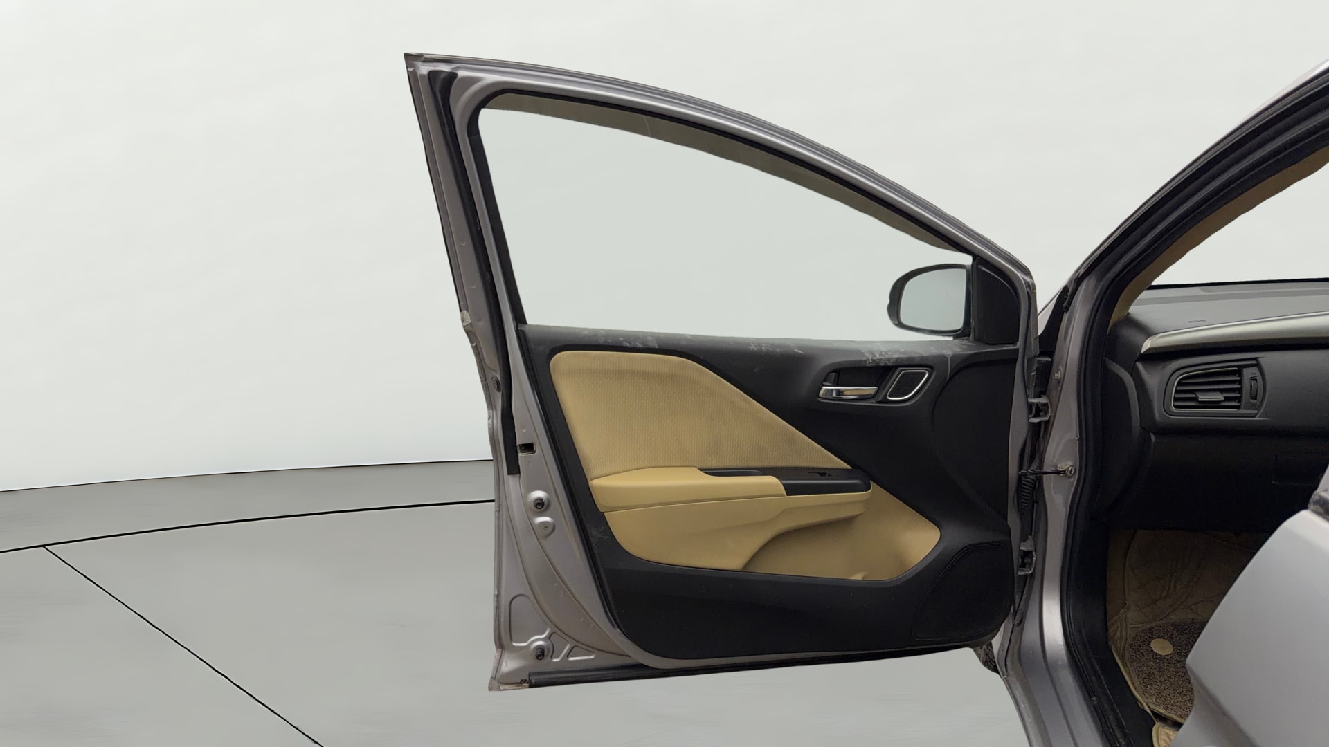 View 2022 Honda City ZX MT Diesel Anniversary Edition Image 32 Used 2022 Honda City ZX MT Diesel Anniversary Edition Image 32