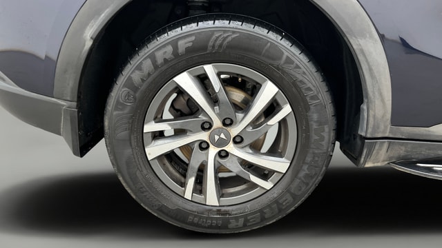 View Mahindra XUV700 Image 24 Used Mahindra XUV700 Image 24