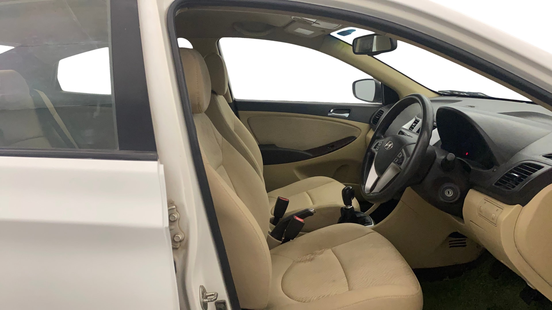 View 2014 Hyundai Fluidic Verna 1.6 VTVT SX Image 26 Used 2014 Hyundai Fluidic Verna 1.6 VTVT SX Image 26