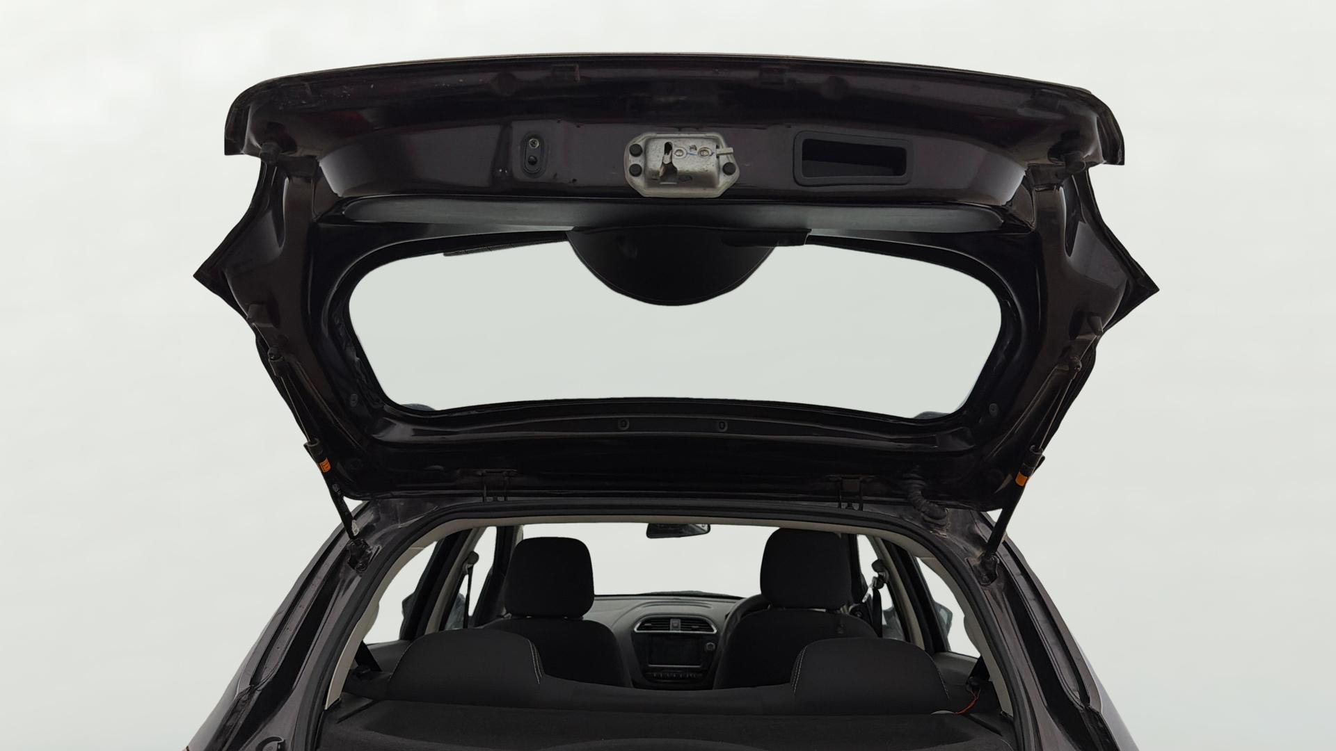 View 2022 Tata Tiago Revotorq XB Image 16 Used 2022 Tata Tiago Revotorq XB Image 16