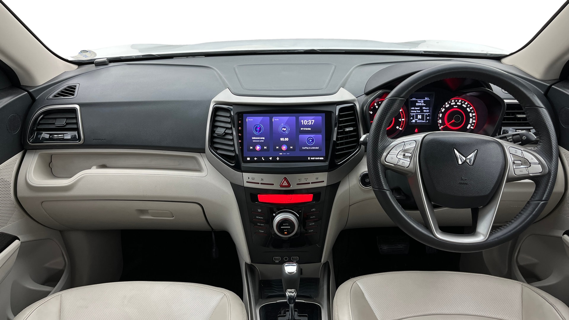 View 2024 Mahindra XUV300 W4 Petrol BS IV Image 31 Used 2024 Mahindra XUV300 W4 Petrol BS IV Image 31