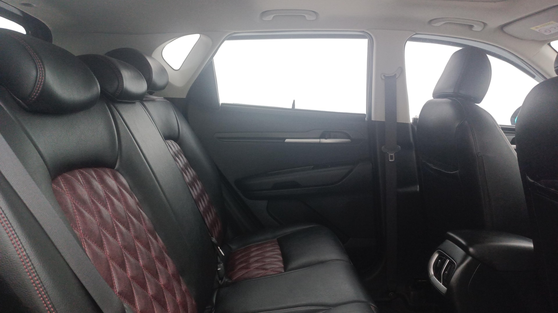 View 2023 Kia Sonet HTK Plus iMT Petrol Image 30 Used 2023 Kia Sonet HTK Plus iMT Petrol Image 30