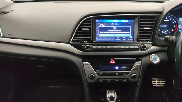 View Hyundai Elantra Image 18 Used Hyundai Elantra Image 18