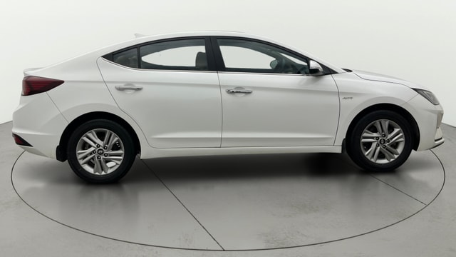 View Hyundai Elantra Image 9 Used Hyundai Elantra Image 9