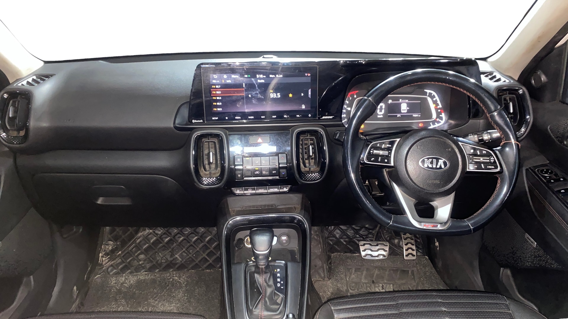 View 2020 Kia Sonet GTX Plus DCT Petrol Image 16 Used 2020 Kia Sonet GTX Plus DCT Petrol Image 16