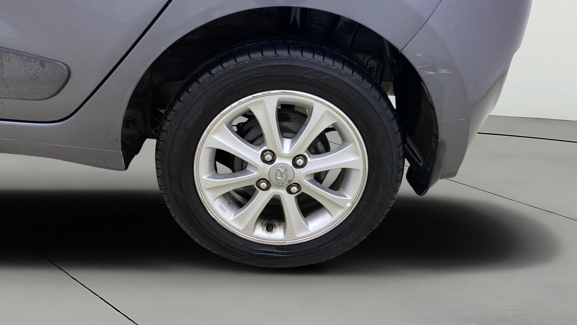 View 2015 Hyundai Grand i10 Asta AT 1.2 Kappa VTVT Image 11 Used 2015 Hyundai Grand i10 Asta AT 1.2 Kappa VTVT Image 11