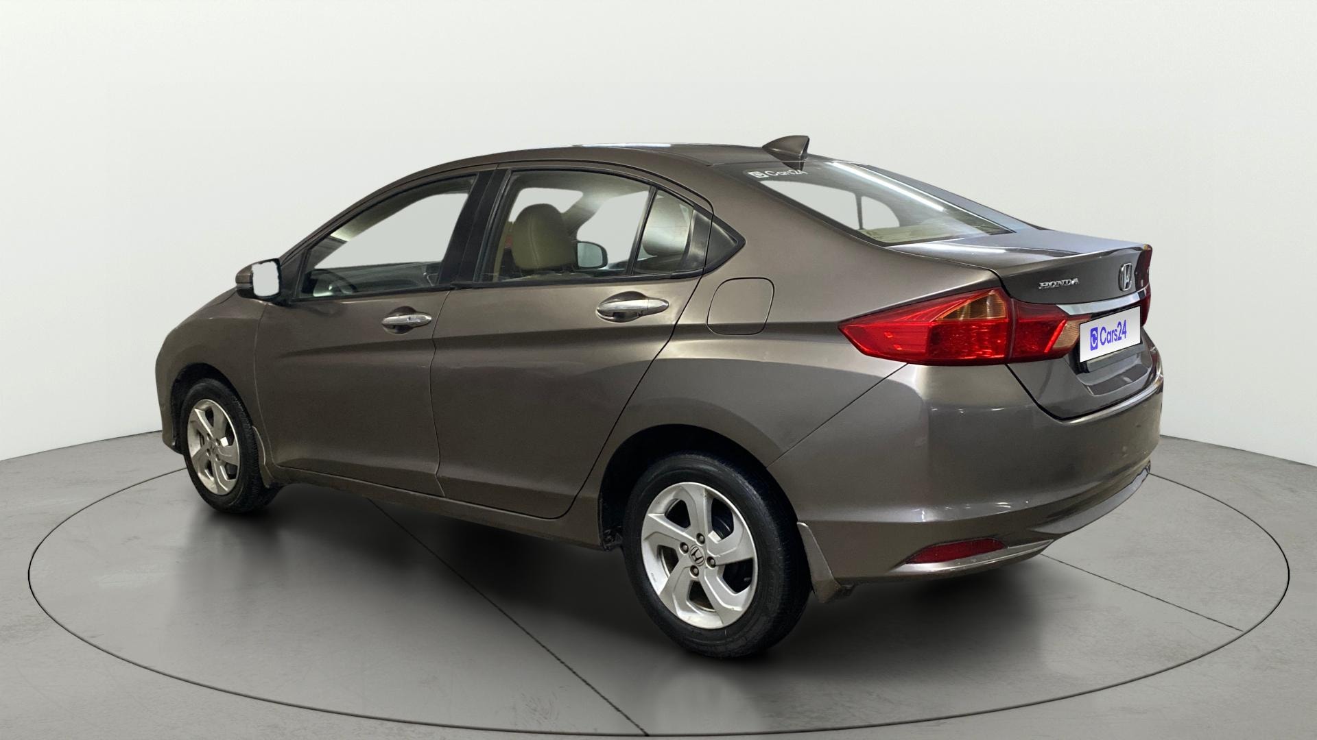 View 2016 Honda City ZX MT Diesel Anniversary Edition Image 2 Used 2016 Honda City ZX MT Diesel Anniversary Edition Image 2
