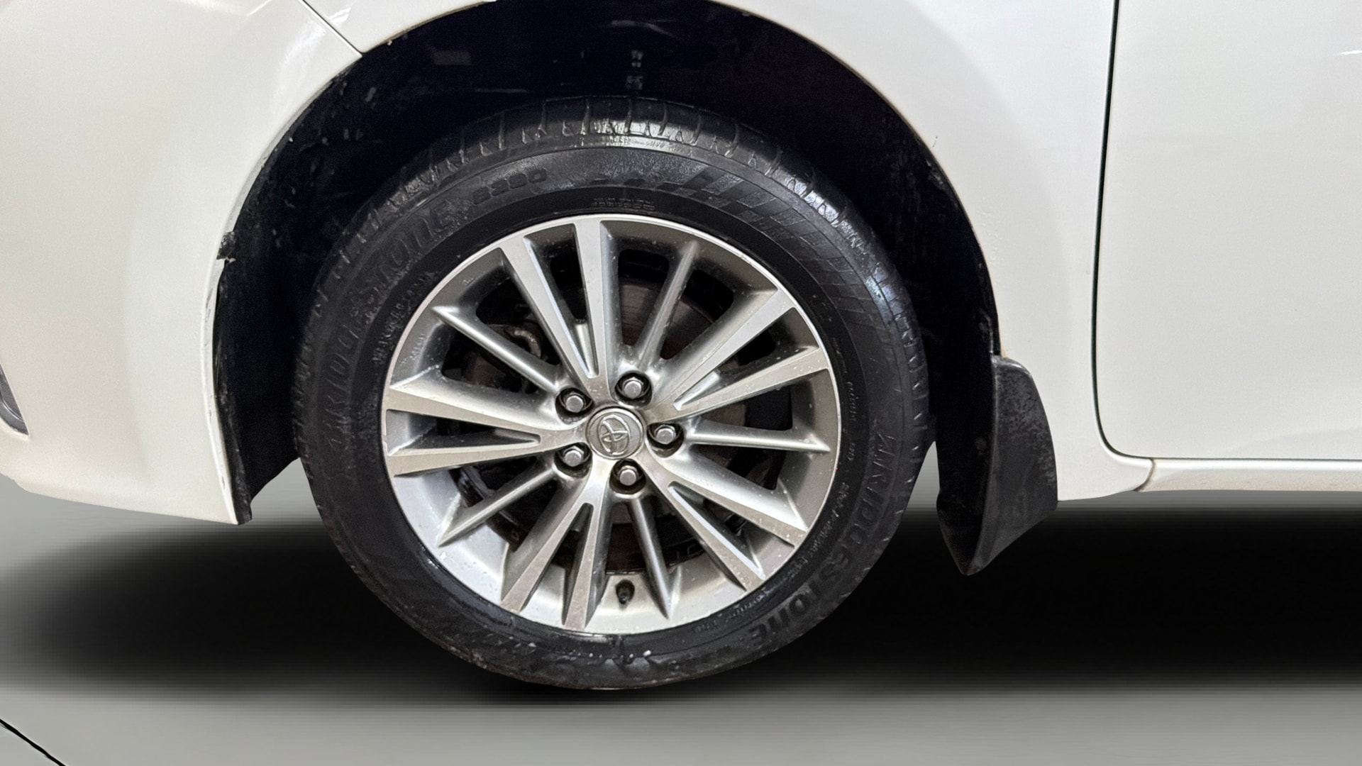 View 2015 Toyota Corolla Altis 1.8 VL AT Image 29 Used 2015 Toyota Corolla Altis 1.8 VL AT Image 29