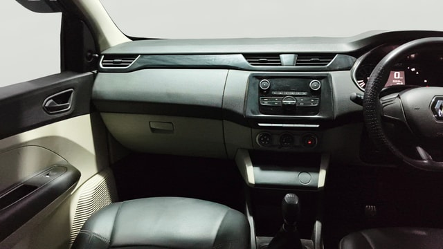 View Renault Triber Image 18 Used Renault Triber Image 18