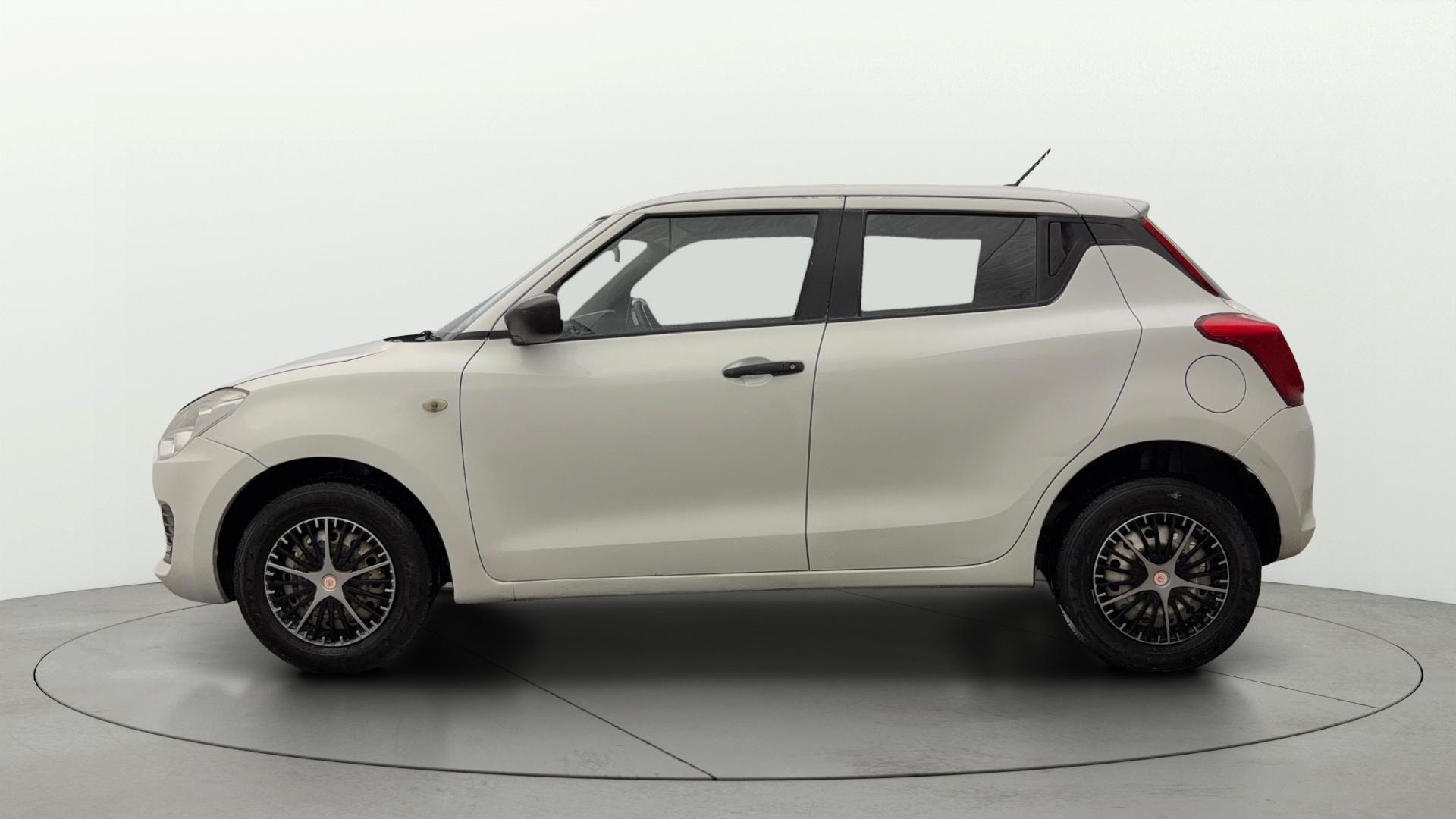 View 2019 Maruti Suzuki 1000 Base Variant Image 5 Used 2019 Maruti Suzuki 1000 Base Variant Image 5