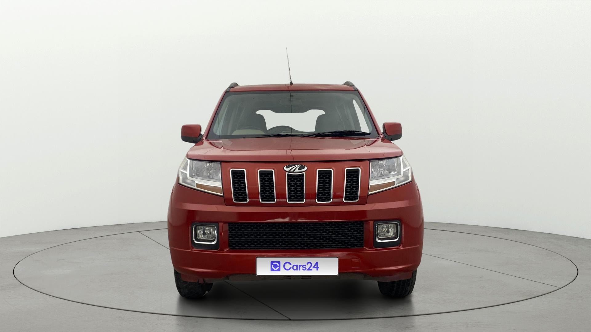 View 2017 Mahindra TUV300 T8 Image 1 Used 2017 Mahindra TUV300 T8 Image 1