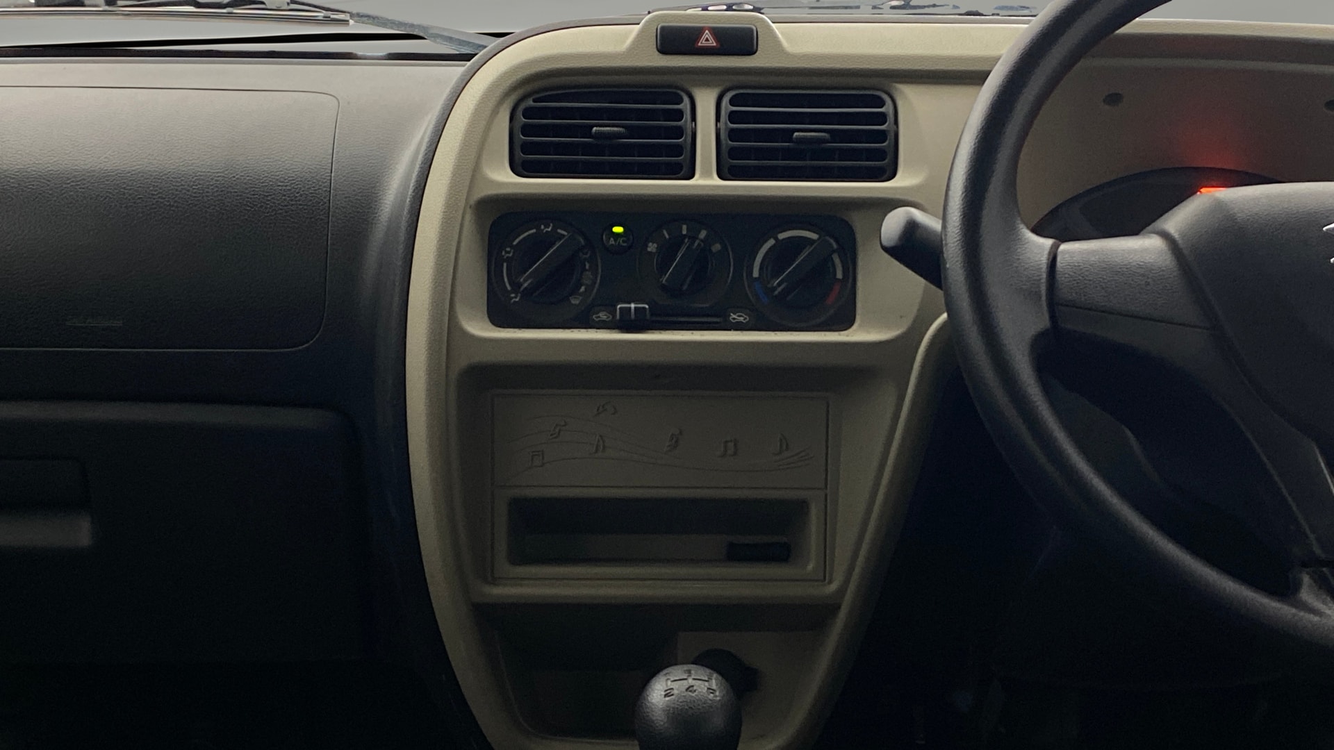 View 2023 Maruti Suzuki 1000 Base Variant Image 17 Used 2023 Maruti Suzuki 1000 Base Variant Image 17