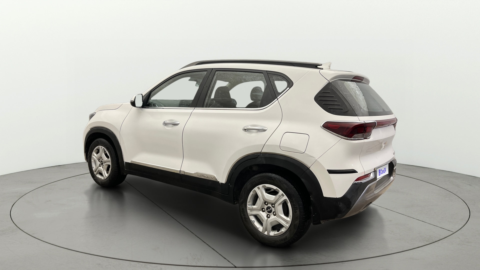View 2023 Kia Sonet HTK Plus iMT Petrol Image 2 Used 2023 Kia Sonet HTK Plus iMT Petrol Image 2