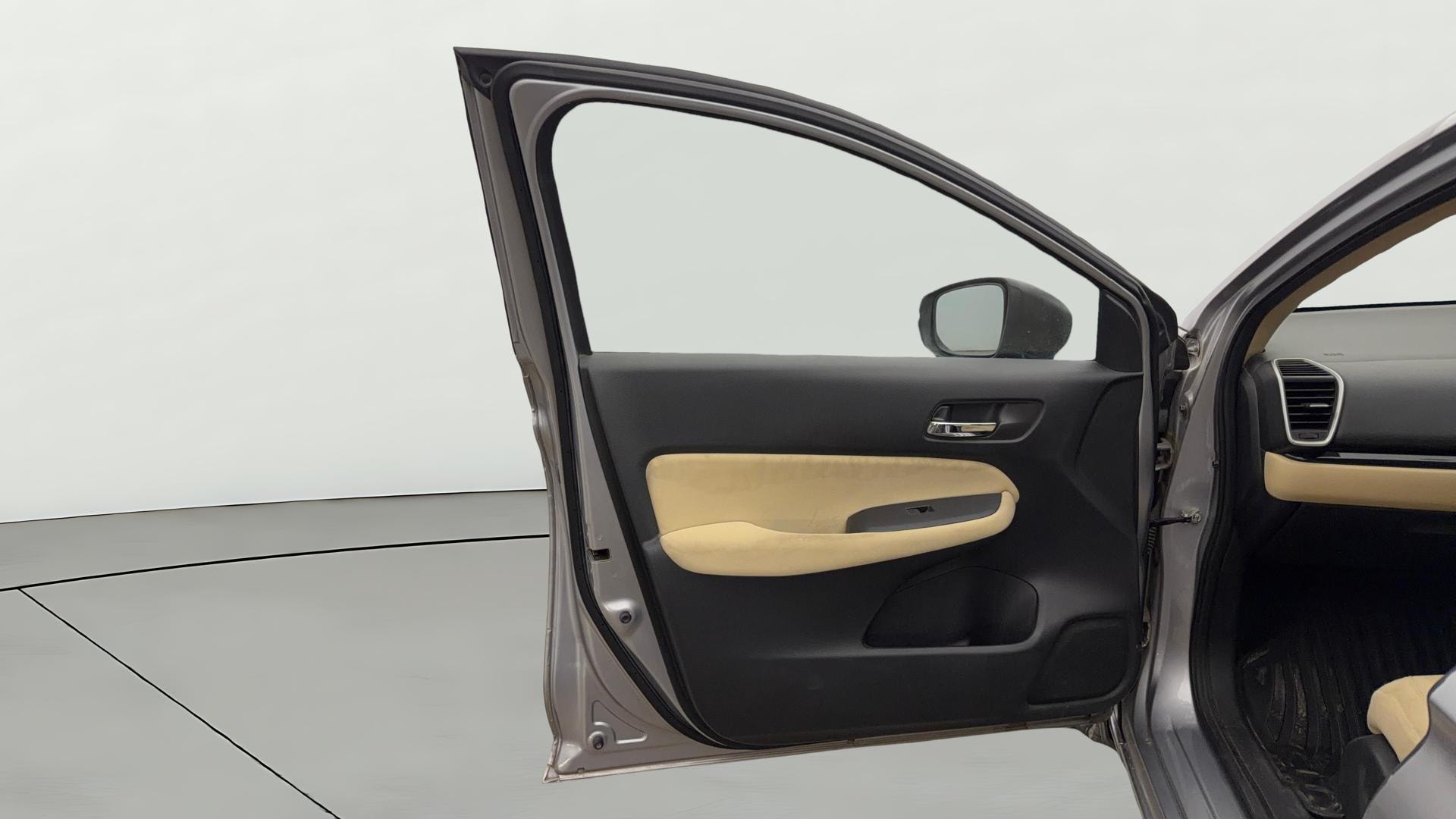 View 2021 Honda City ZX MT Diesel Anniversary Edition Image 32 Used 2021 Honda City ZX MT Diesel Anniversary Edition Image 32