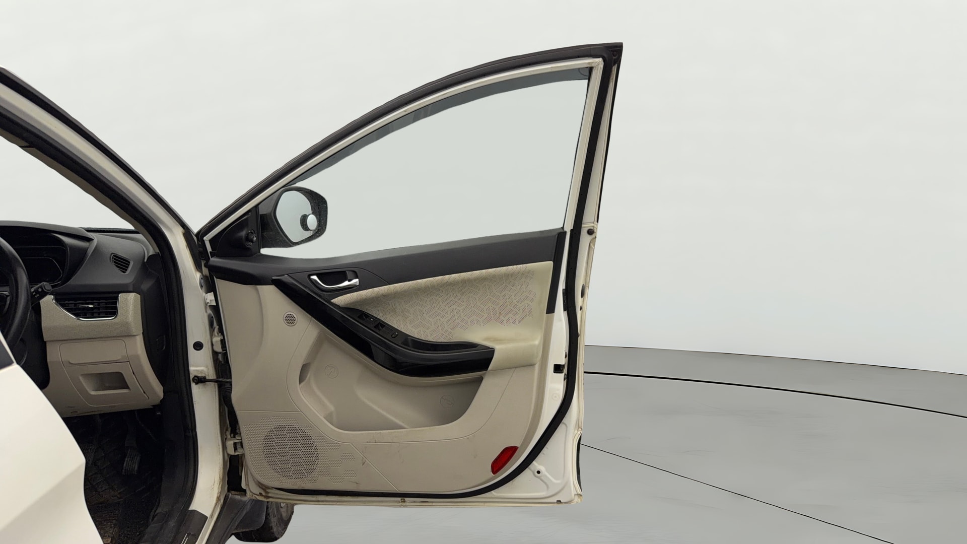 View 2022 Tata Nexon Revotron XZA Plus AMT Image 47 Used 2022 Tata Nexon Revotron XZA Plus AMT Image 47