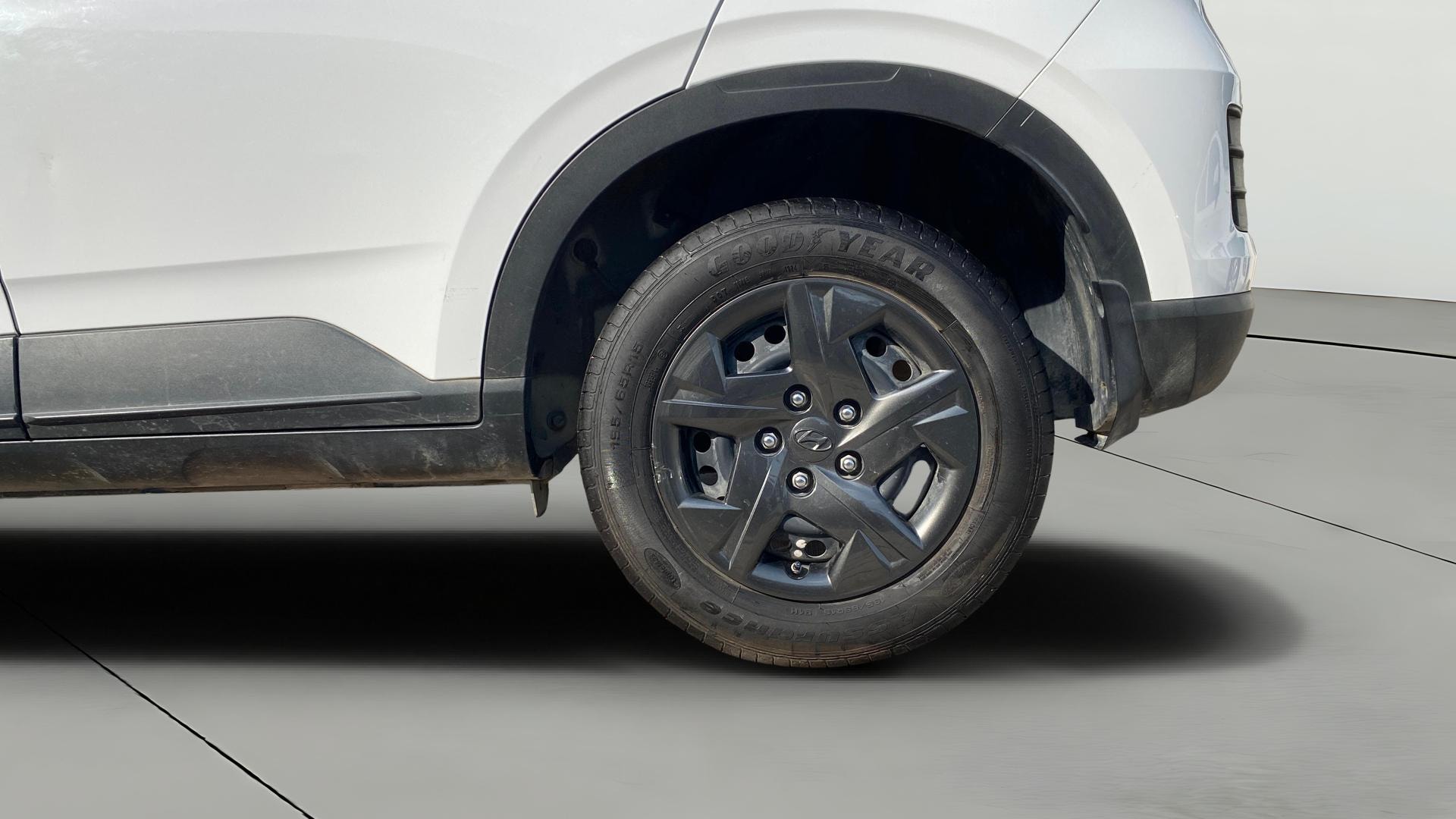 View 2024 Hyundai Venue SX 1.2 Petrol MT Image 12 Used 2024 Hyundai Venue SX 1.2 Petrol MT Image 12