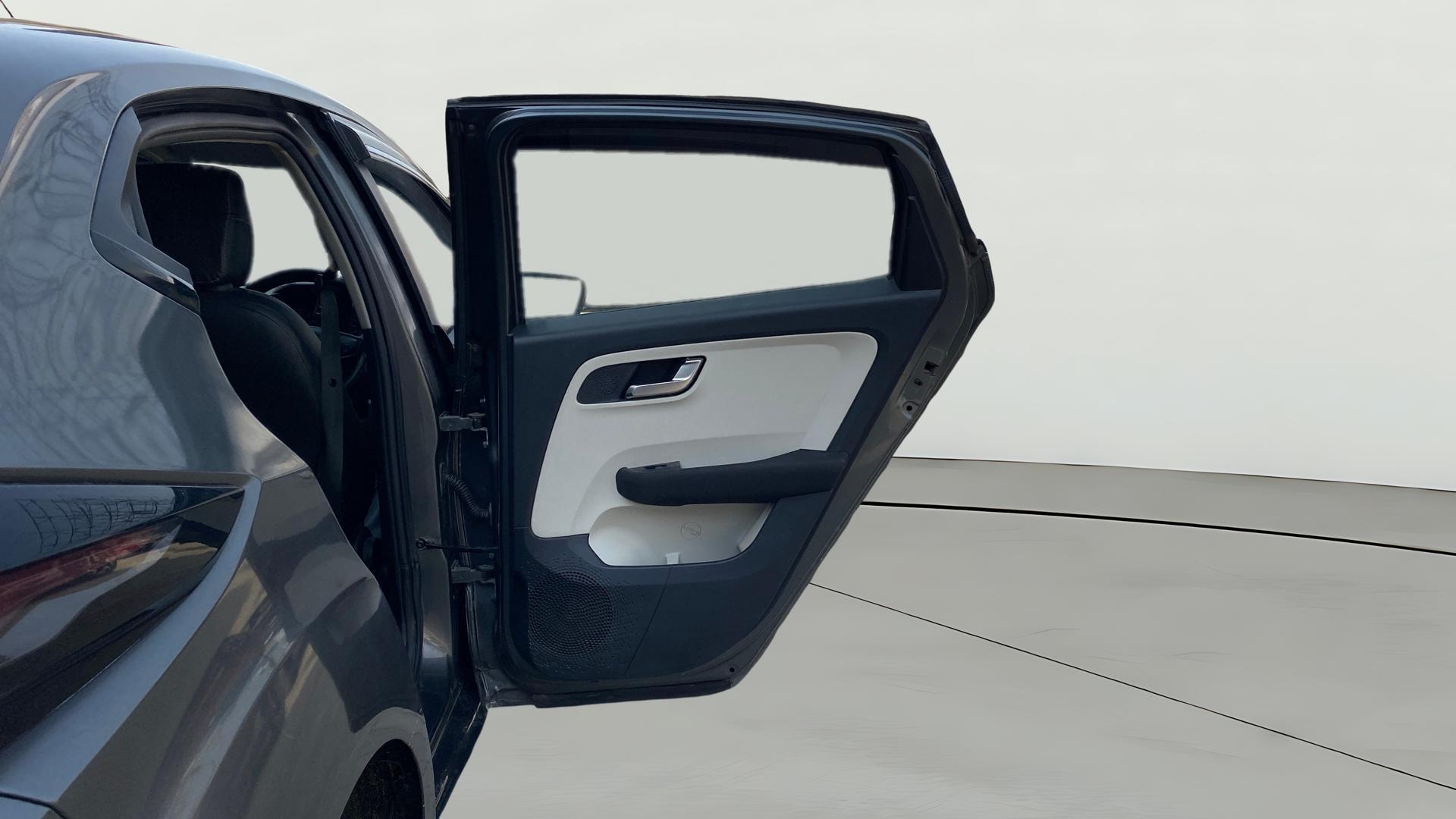 View 2022 Tata Altroz XZ Petrol Image 8 Used 2022 Tata Altroz XZ Petrol Image 8
