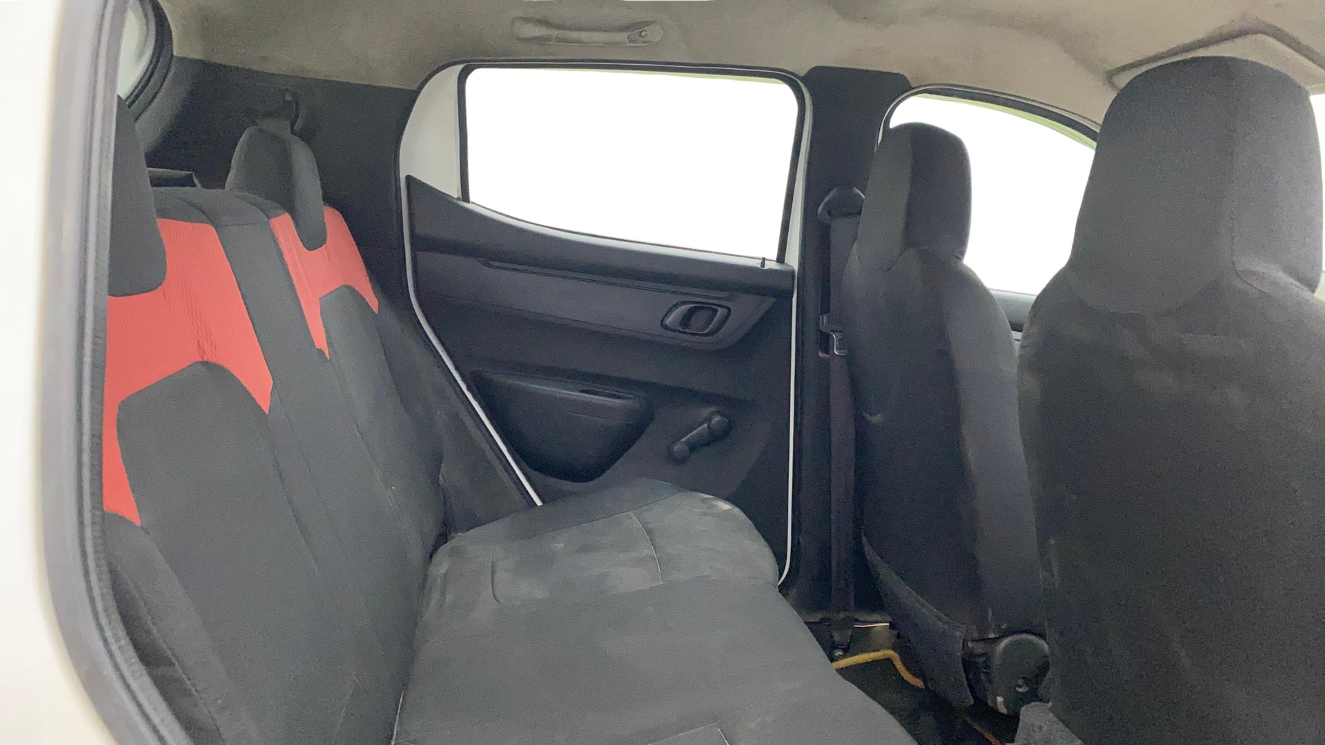 View 2018 Renault Kwid RXL Image 33 Used 2018 Renault Kwid RXL Image 33