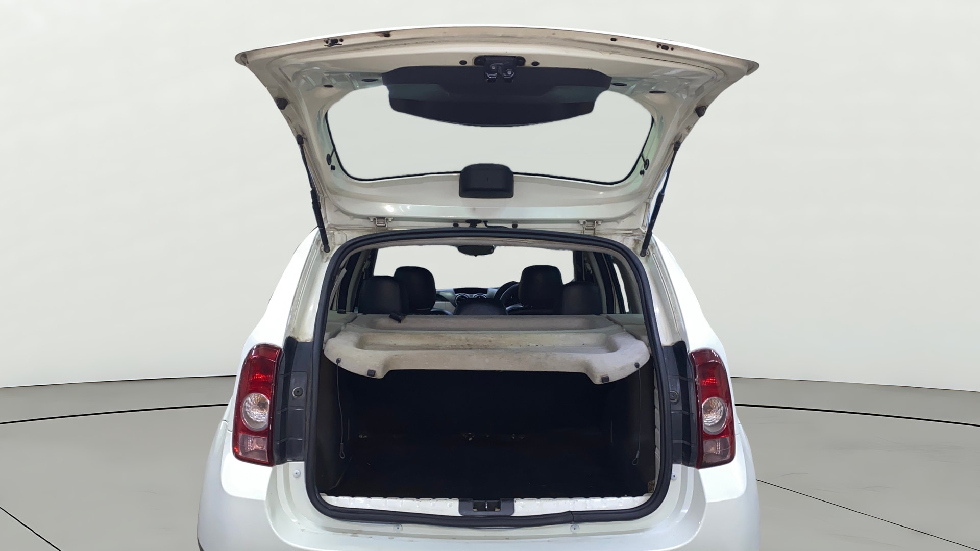 View 2014 Renault Duster Diesel 85PS STD Image 33 Used 2014 Renault Duster Diesel 85PS STD Image 33