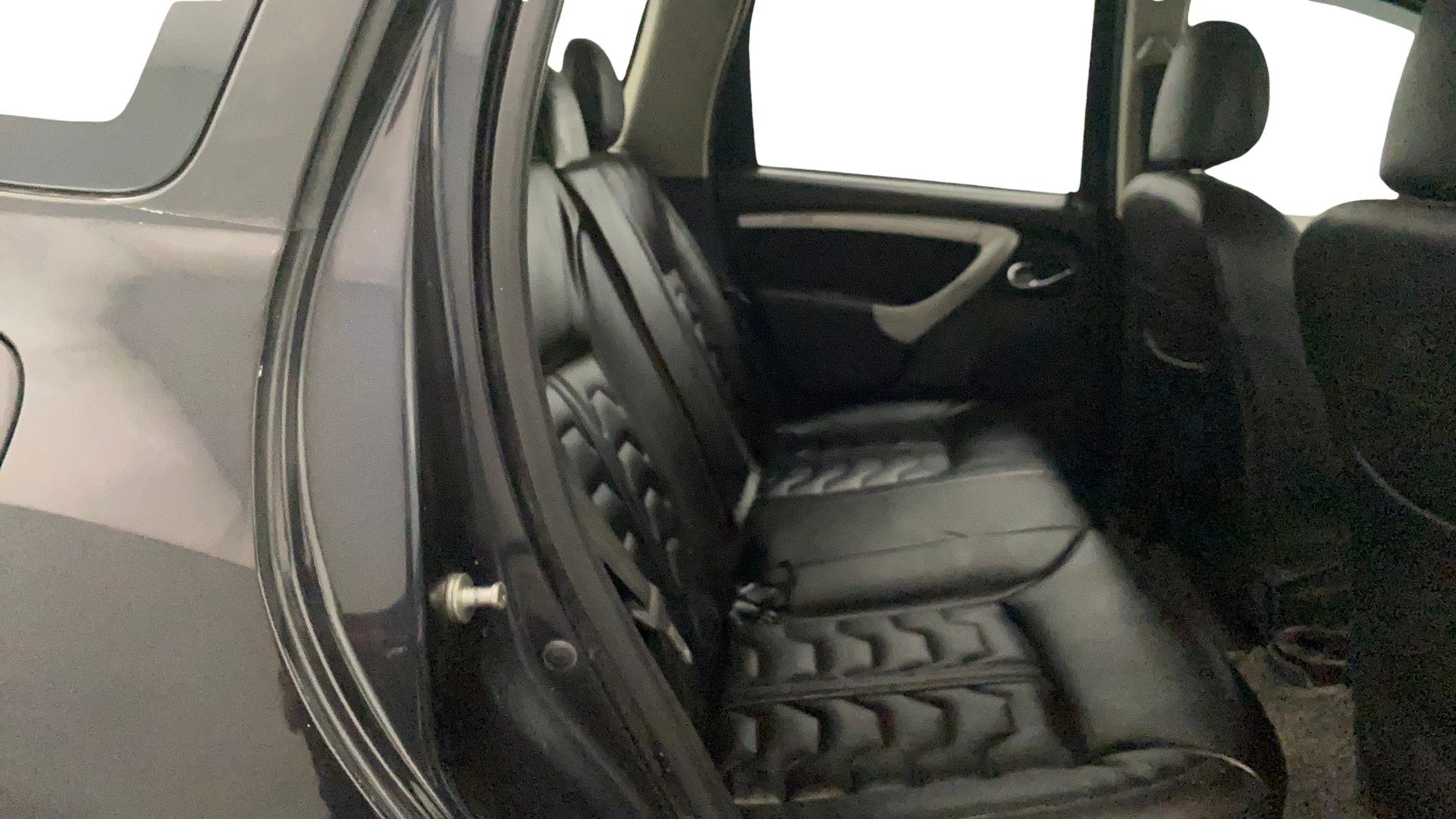 View 2018 Nissan Terrano XLD Plus 85PS Image 28 Used 2018 Nissan Terrano XLD Plus 85PS Image 28