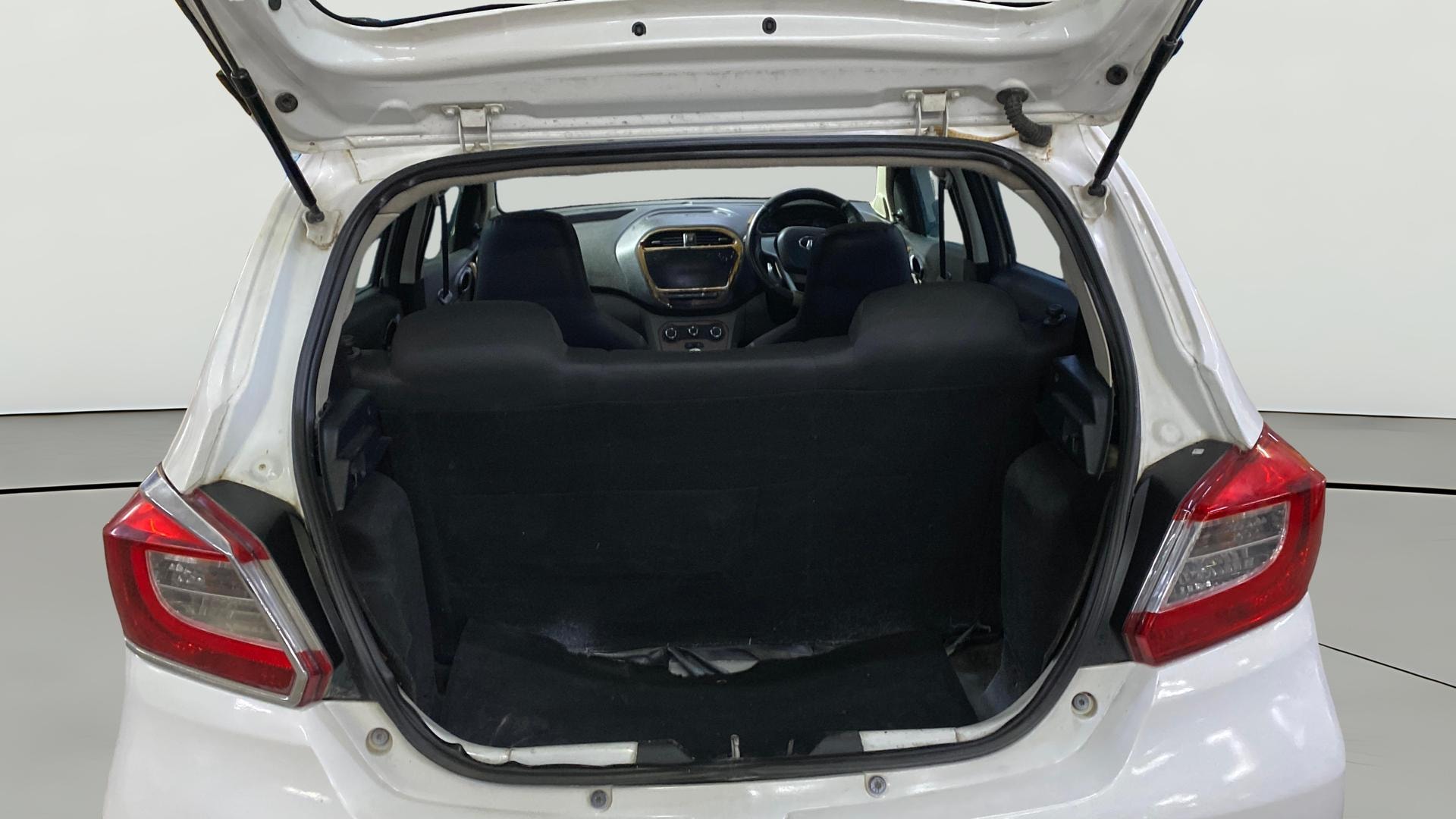 View 2017 Tata Tiago Revotorq XB Image 36 Used 2017 Tata Tiago Revotorq XB Image 36
