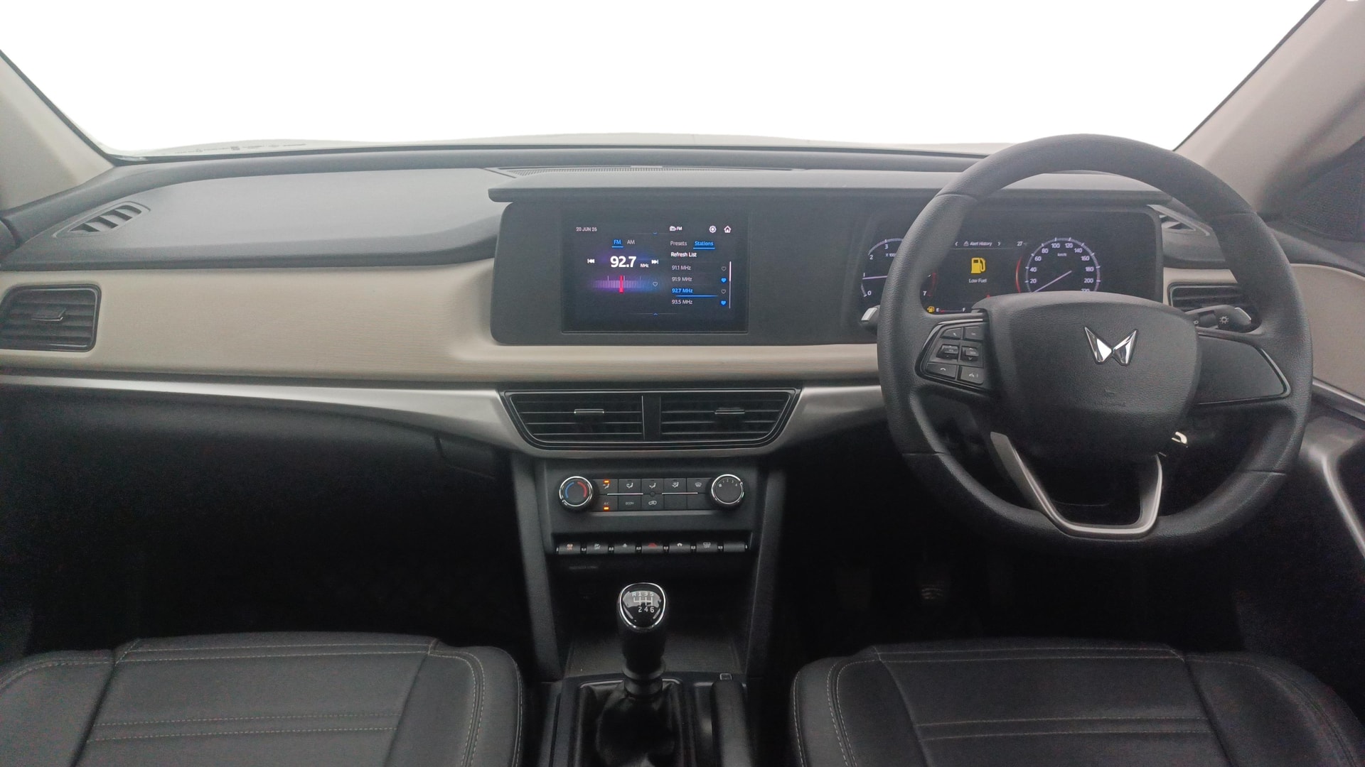Used 2022 Mahindra XUV700 Used 2022 Mahindra XUV700