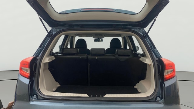 View Mahindra XUV300 Image 38 Used Mahindra XUV300 Image 38