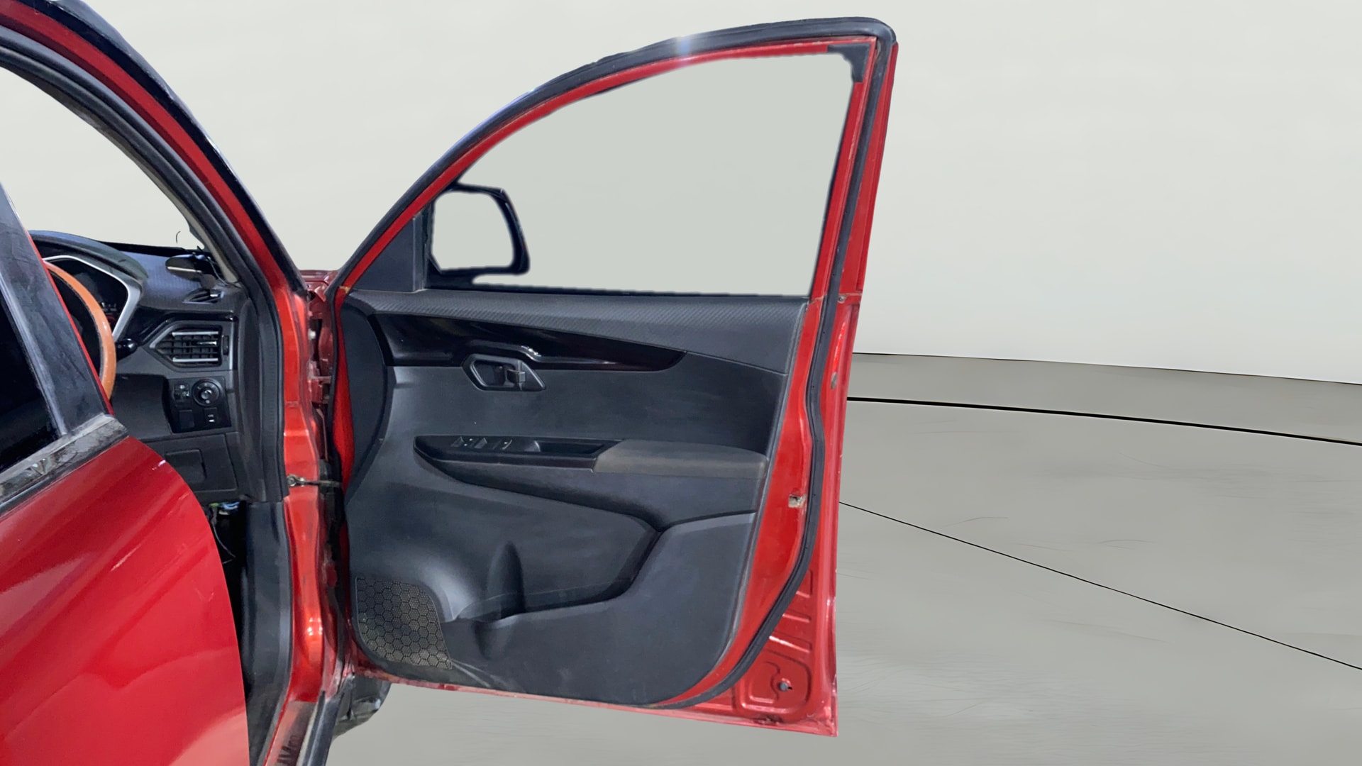 View 2018 Mahindra KUV100 K2 Petrol BS IV Image 45 Used 2018 Mahindra KUV100 K2 Petrol BS IV Image 45