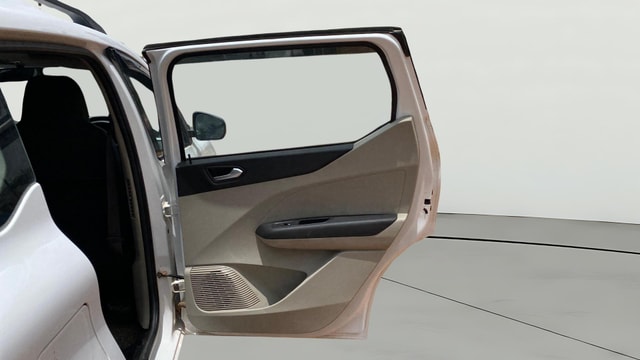 View Renault Triber Image 7 Used Renault Triber Image 7
