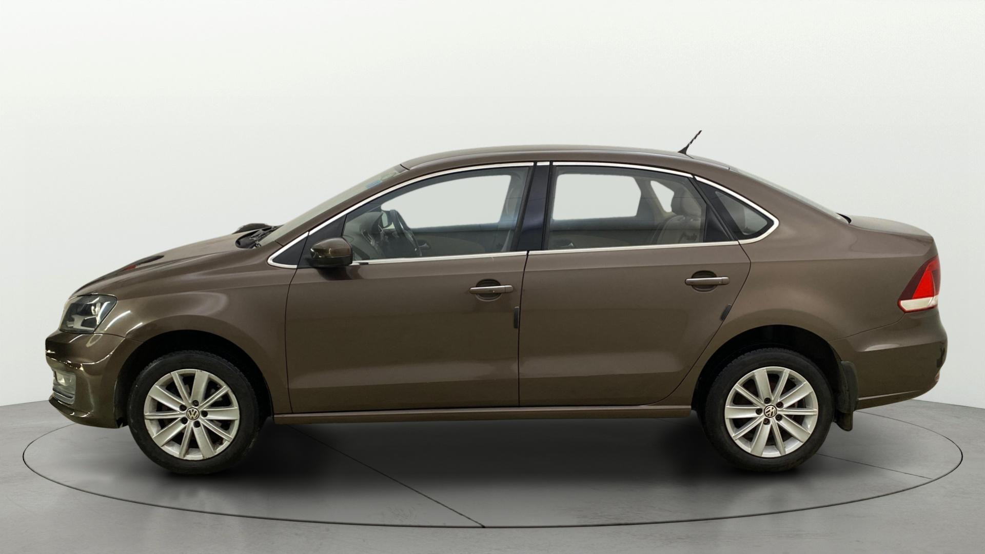 View 2016 Volkswagen Vento 1.2 L TSI Comfortline Petrol AT Image 5 Used 2016 Volkswagen Vento 1.2 L TSI Comfortline Petrol AT Image 5