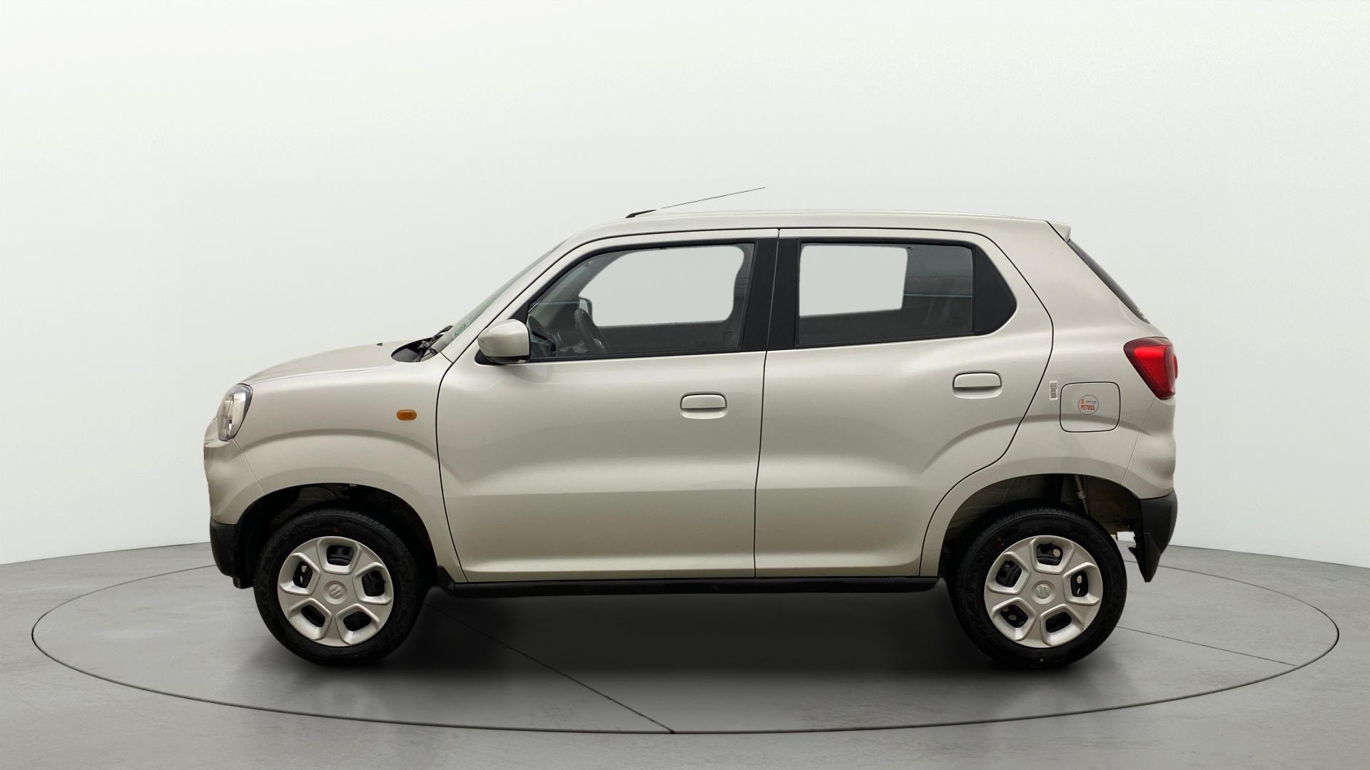 View 2025 Maruti Suzuki 1000 Base Variant Image 5 Used 2025 Maruti Suzuki 1000 Base Variant Image 5