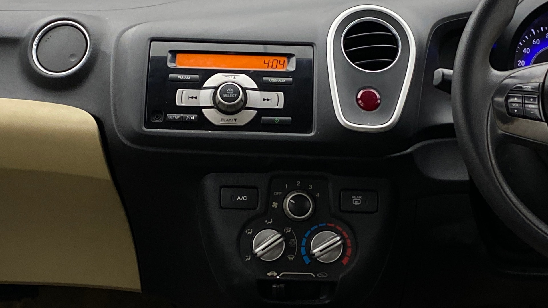 View 2014 Honda Mobilio E Diesel Image 18 Used 2014 Honda Mobilio E Diesel Image 18