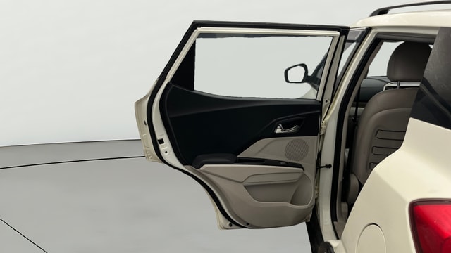View Mahindra XUV300 Image 15 Used Mahindra XUV300 Image 15