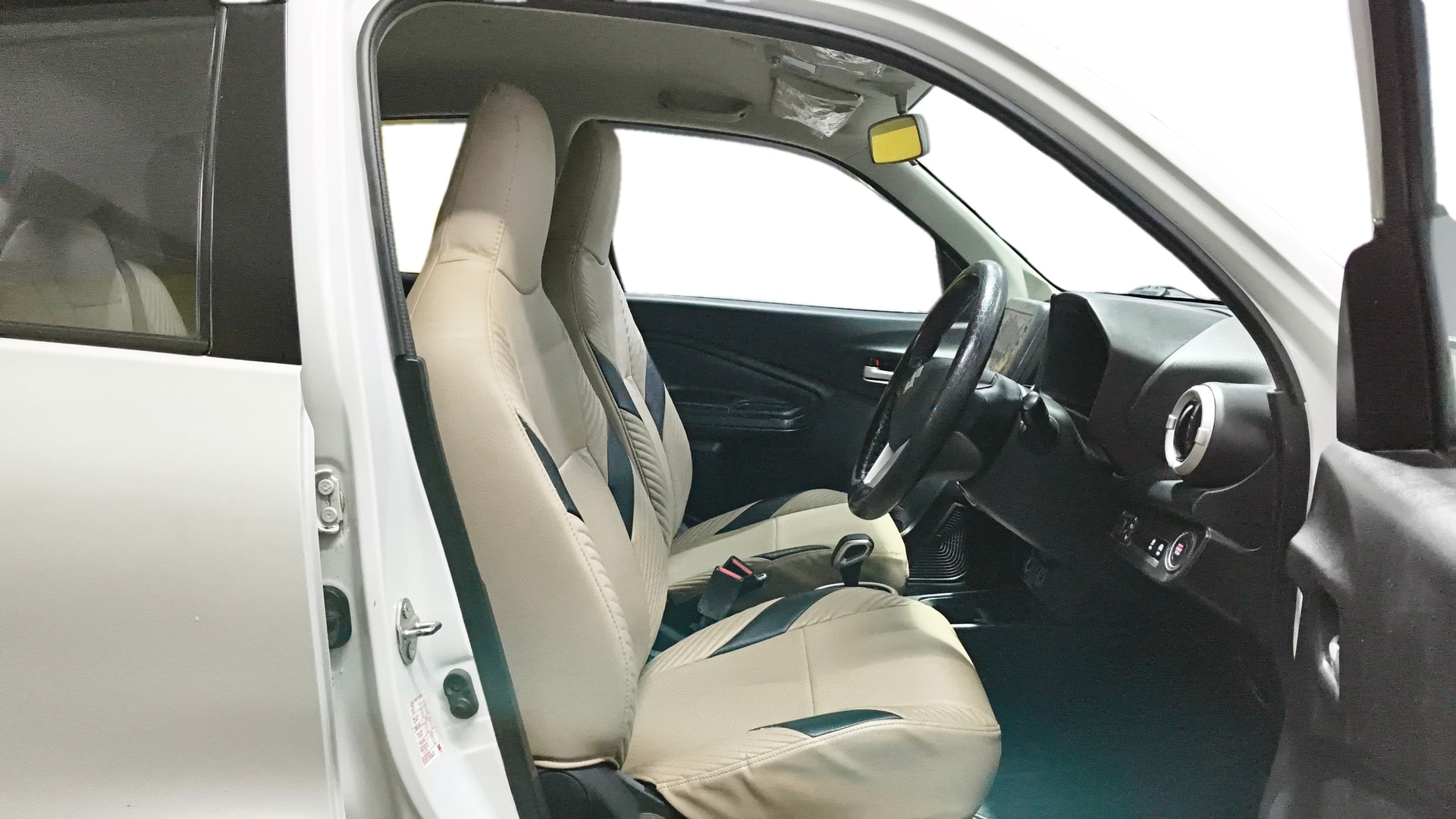 View 2024 Maruti Suzuki 1000 Base Variant Image 26 Used 2024 Maruti Suzuki 1000 Base Variant Image 26