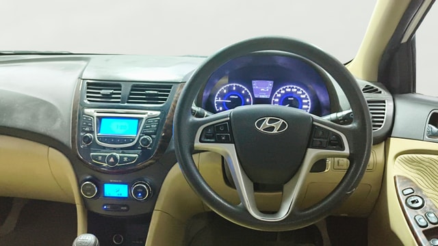 View Hyundai Fluidic Verna Image 21 Used Hyundai Fluidic Verna Image 21