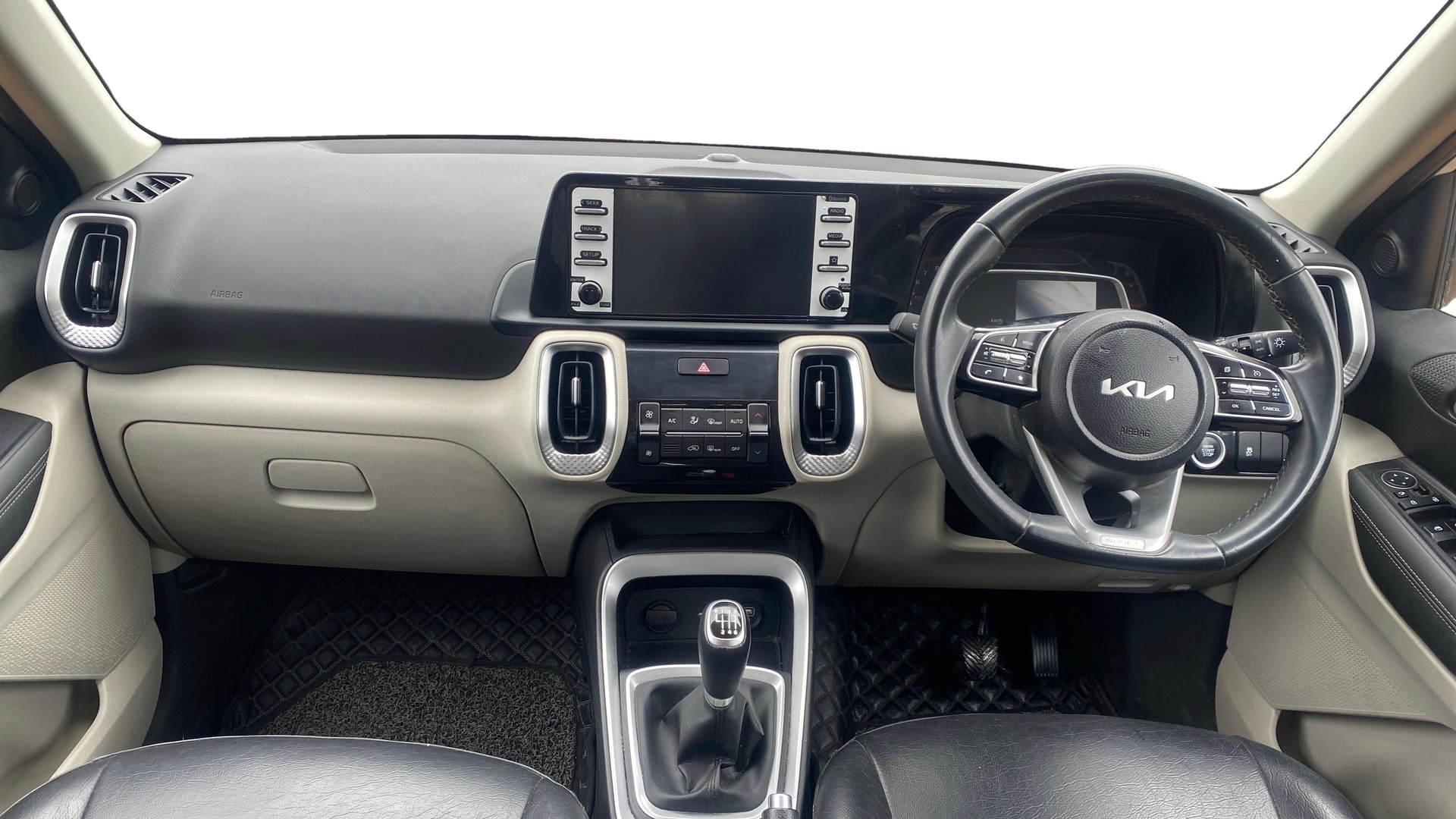View 2023 Kia Sonet HTX iMT Petrol Image 30 Used 2023 Kia Sonet HTX iMT Petrol Image 30