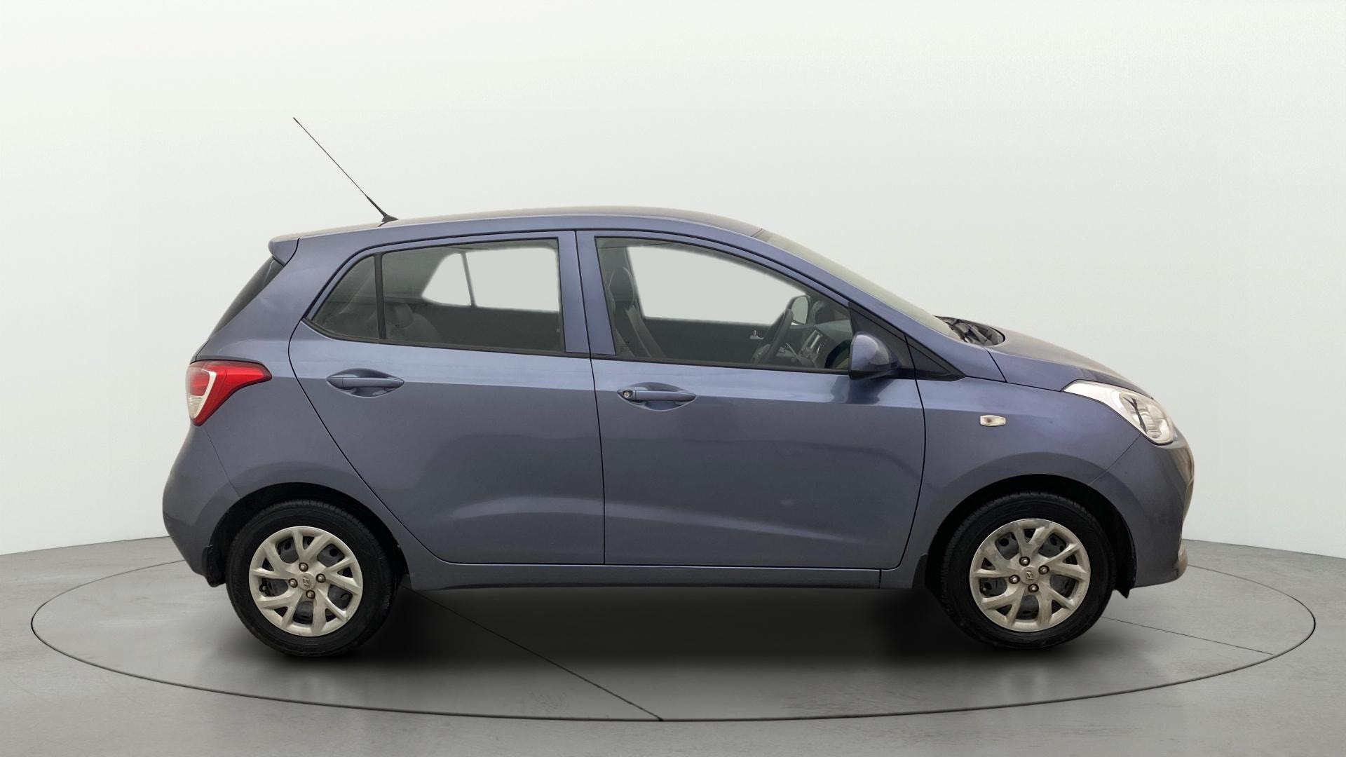 View 2017 Hyundai Grand i10 Sportz 1.2 Kappa Image 8 Used 2017 Hyundai Grand i10 Sportz 1.2 Kappa Image 8