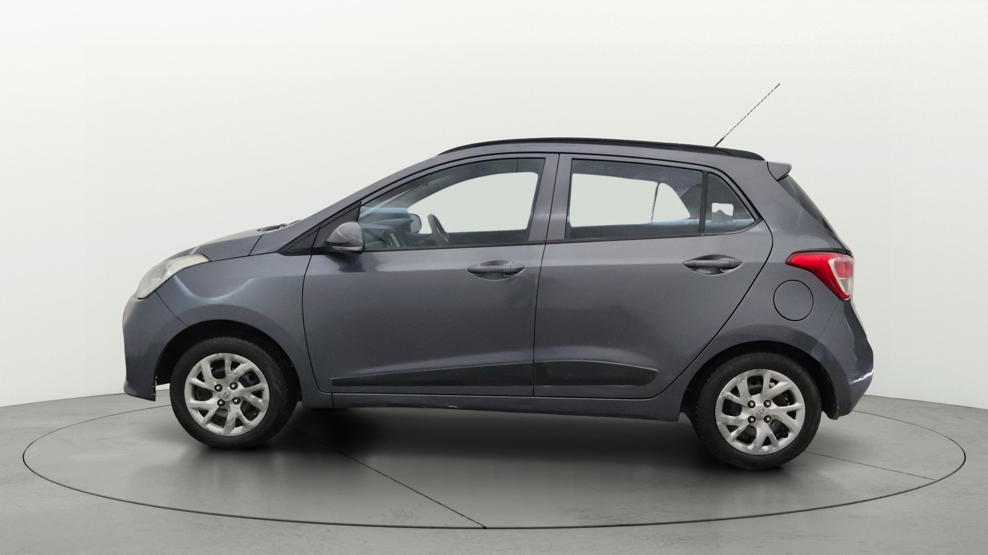 View 2017 Hyundai Grand i10 1.2 Sportz(O) Petrol Image 5 Used 2017 Hyundai Grand i10 1.2 Sportz(O) Petrol Image 5