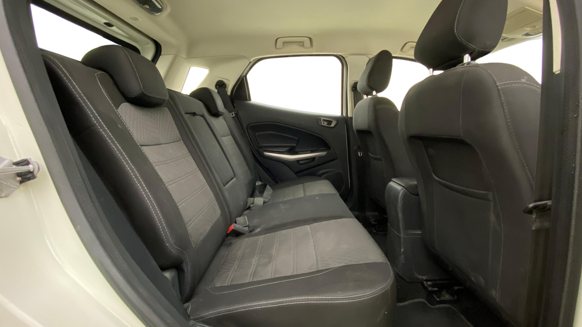 View 2019 Ford EcoSport 1.5 TDCi Diesel Ambiente BS IV Image 35 Used 2019 Ford EcoSport 1.5 TDCi Diesel Ambiente BS IV Image 35