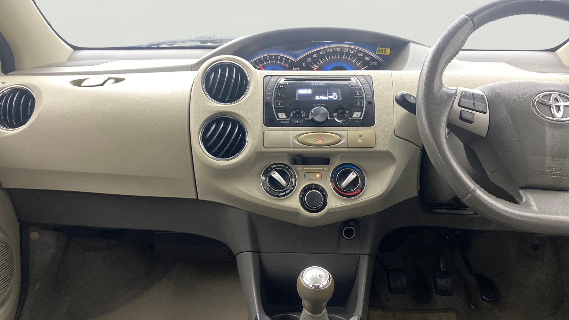 View 2015 Toyota Etios Liva VX Image 17 Used 2015 Toyota Etios Liva VX Image 17