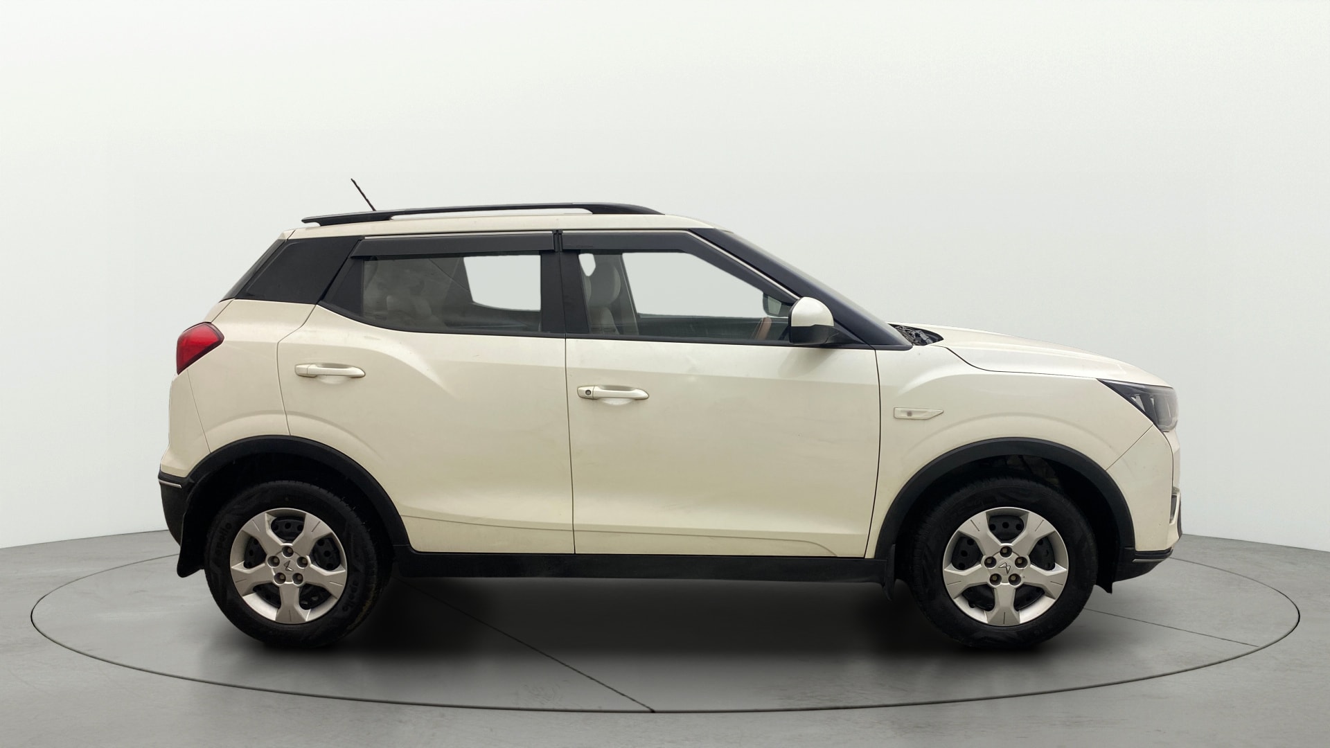 Used 2023 Mahindra XUV300 Used 2023 Mahindra XUV300