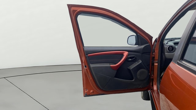 View Renault Duster Image 30 Used Renault Duster Image 30