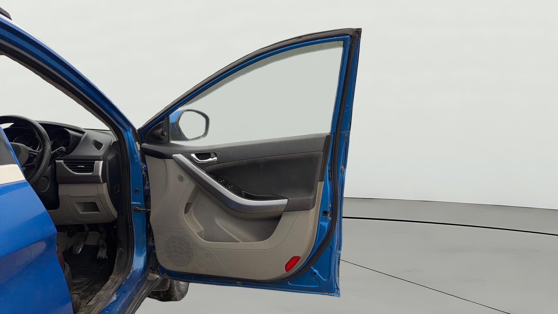 View 2018 Tata Nexon Revotron XE Image 46 Used 2018 Tata Nexon Revotron XE Image 46