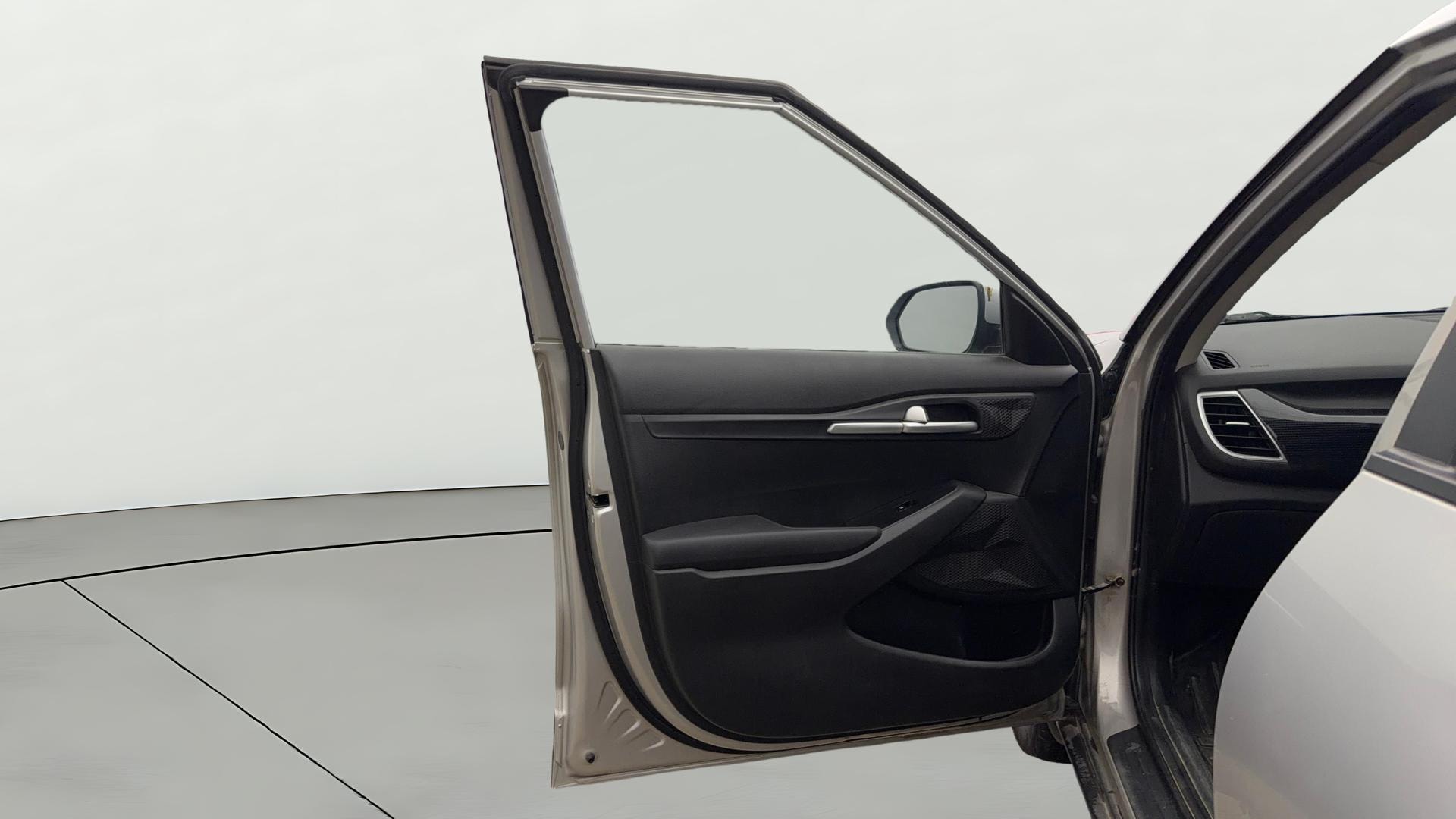 View 2022 Kia Seltos Smartstream G1.5 6MT HTK Plus Image 32 Used 2022 Kia Seltos Smartstream G1.5 6MT HTK Plus Image 32