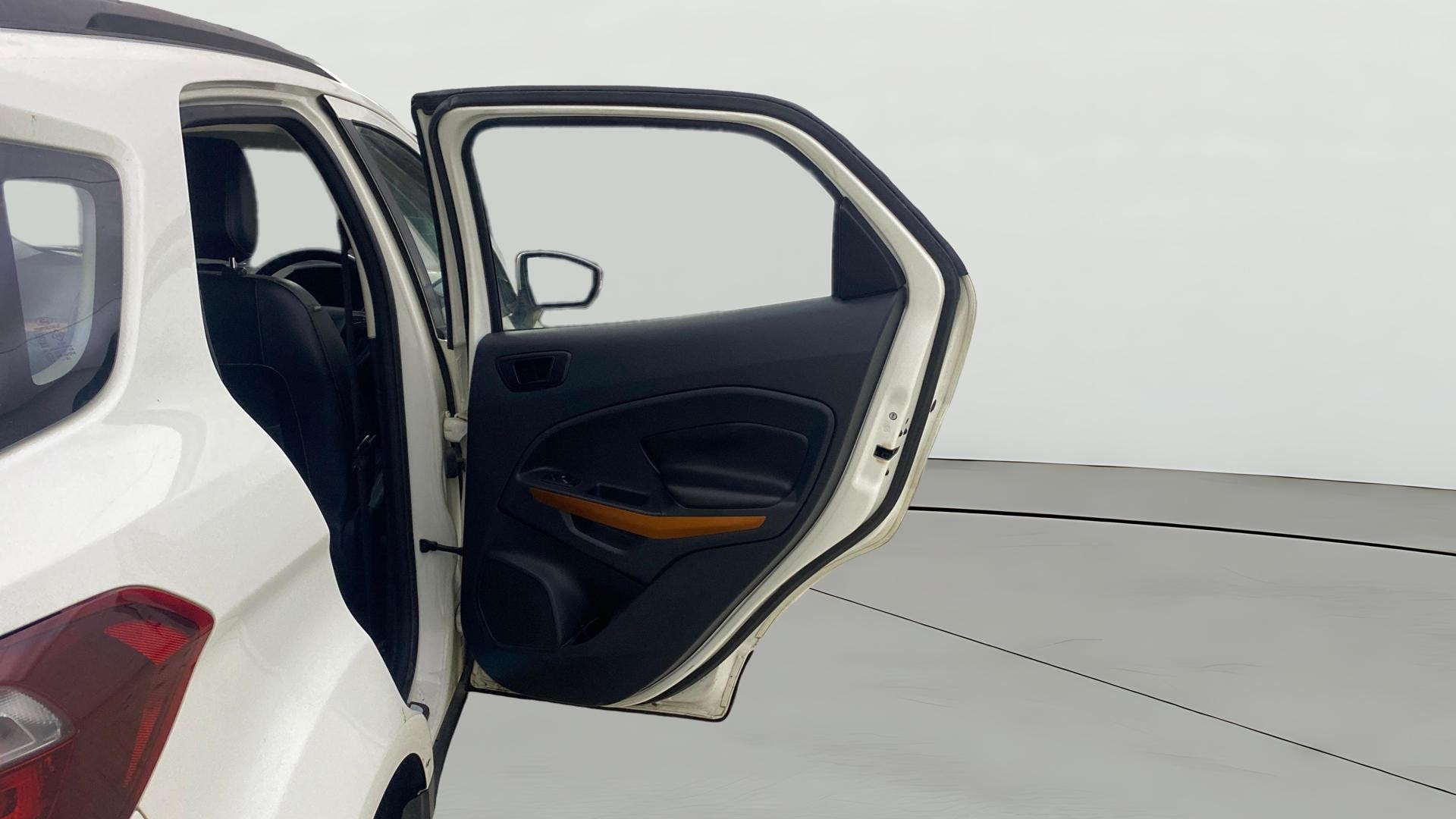 View 2019 Ford EcoSport 1.5 TDCi Diesel Ambiente BS IV Image 6 Used 2019 Ford EcoSport 1.5 TDCi Diesel Ambiente BS IV Image 6